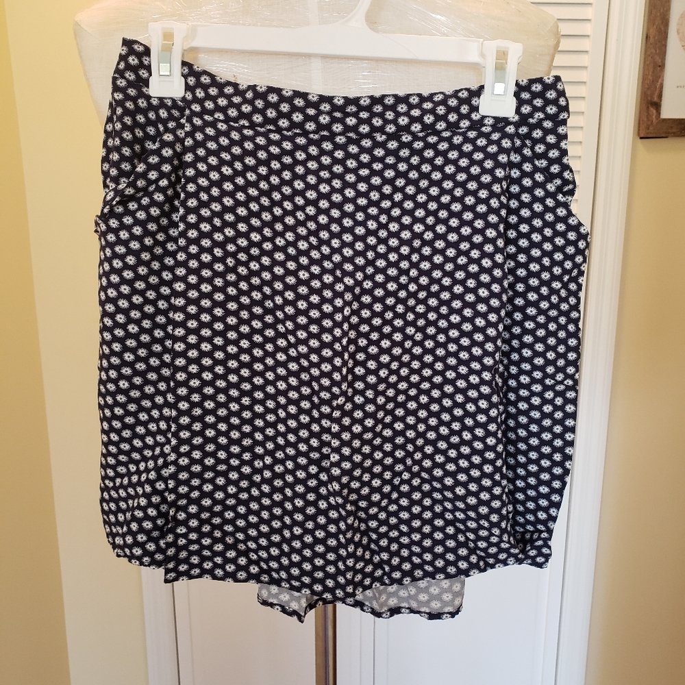 Old Navy Floral Skirt with pockets